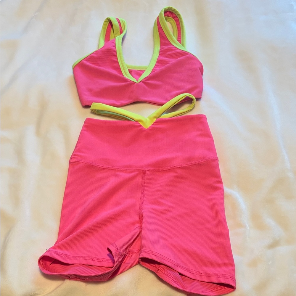 FIVE neon Pink Sports Bra & High-Waist Biker Shorts Set AXS